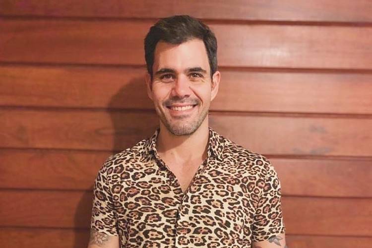 Juliano Cazarré relembra personagens importantes e faz agradecimento
