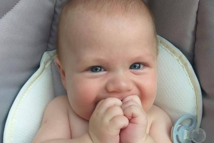 Luiza Possi posta vídeo do filho dando gargalhadas: “Bebê mais fofo”