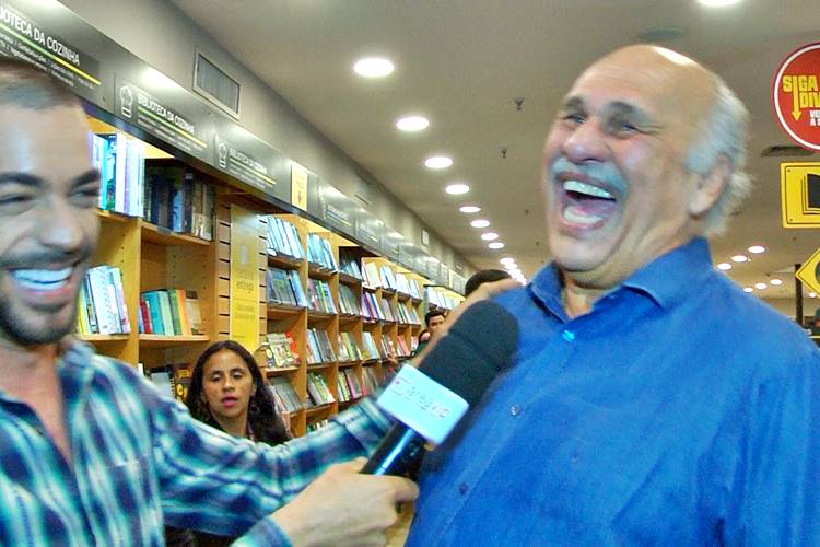 Márcio Canuto “faz festa” ao reencontrar equipe do Área VIP