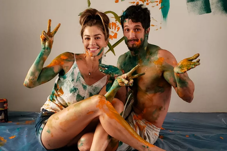 Bom Sucesso: Marcos e Paloma fazem ‘guerrinha de tinta’