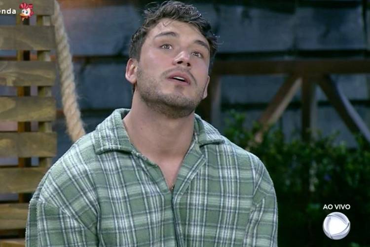 A Fazenda 11: Lucas reclama de Hariany