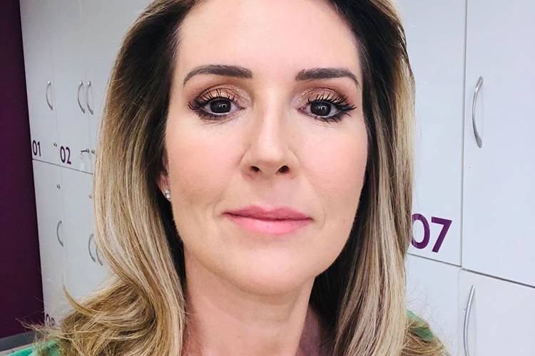Jornalista Renata Capucci emociona ao contar triste acontecimento em sua vida
