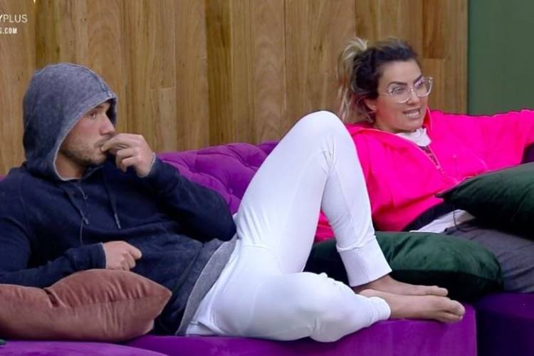 A Fazenda 11: “Tudo arquitetado”, dispara Thayse sobre roça