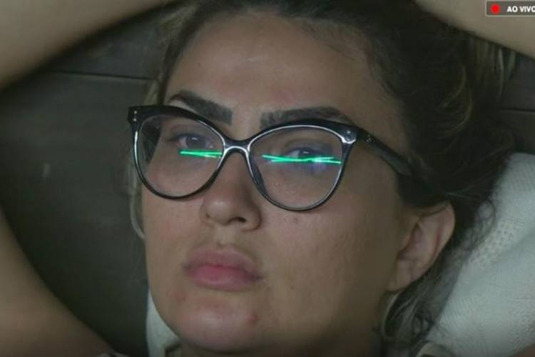 A Fazenda 11: Thayse Teixeira cogita expulsão e dispara: “Será que rende?”