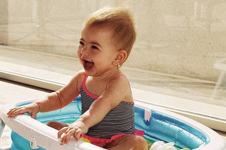 Sabrina Sato celebra um ano da filha, Zoe