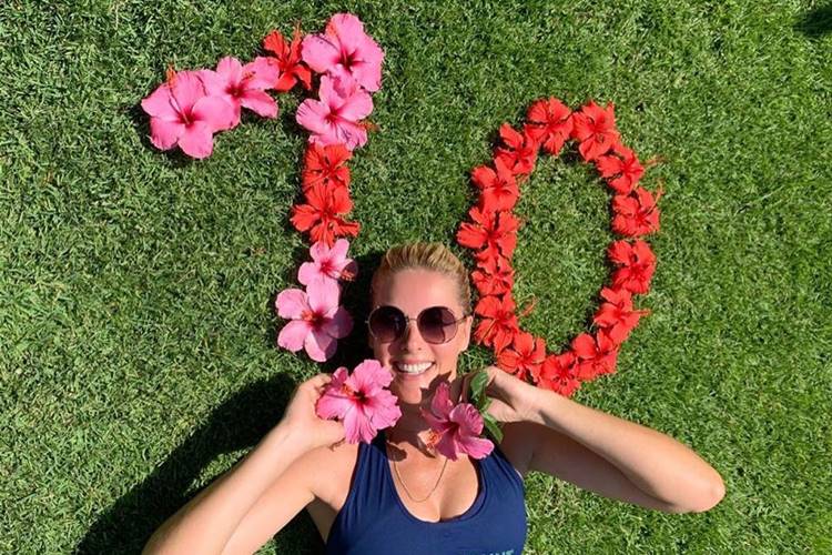 Ana Hickmann celebra dez milhões de seguidores nas redes sociais