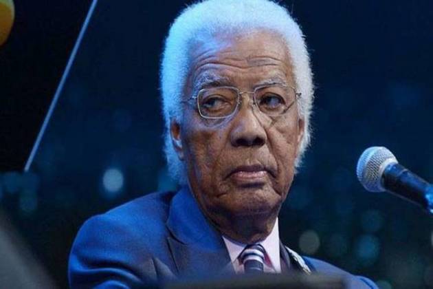 Bira, baixista do programa do Jô Soares - Reprodução