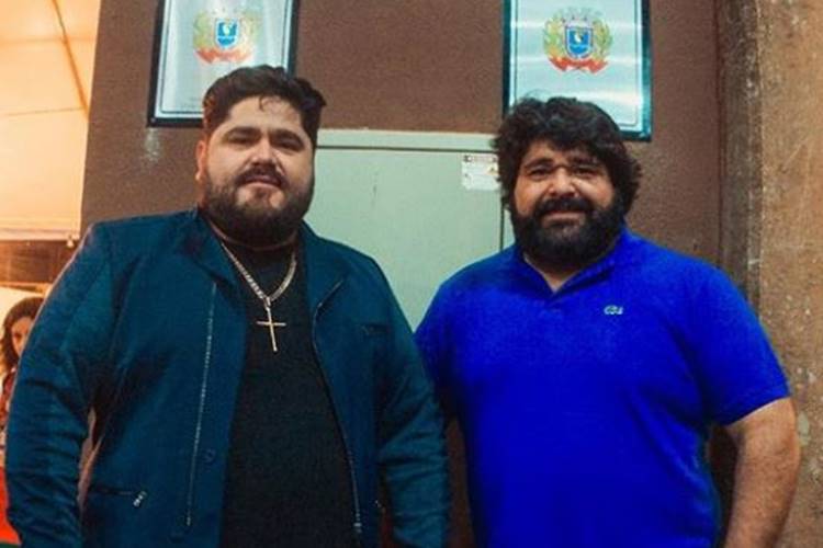 Sertanejo Cesar Menotti inaugura Centro de Eventos homenageando o seu pai