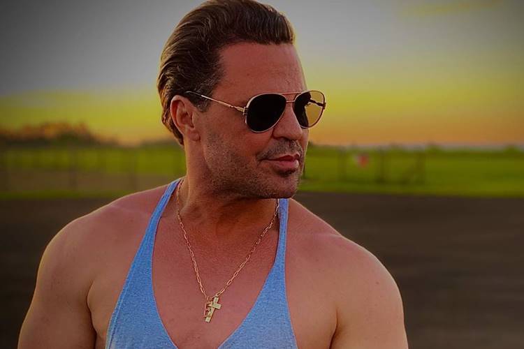 Após duas horas de depoimento, Eduardo Costa se pronuncia