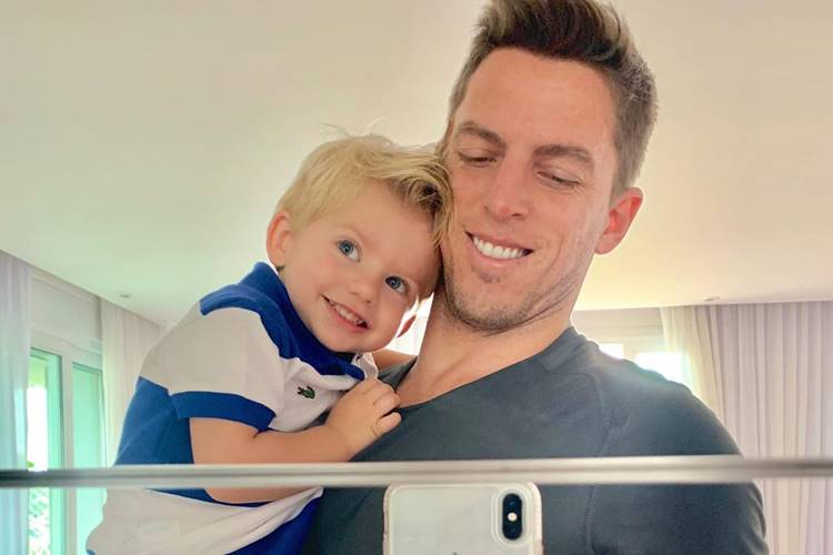 Amaury Nunes irá se tornar oficialmente pai de Enrico Bacchi