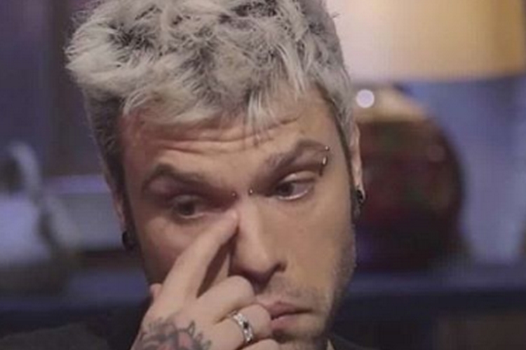 Aos 30 anos, famoso cantor revela risco de morte com surgimento de doença cerebral