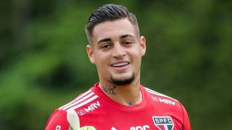 Ex-mulher do goleiro Jean abre o jogo e entrega traição como pivô para fim de casamento