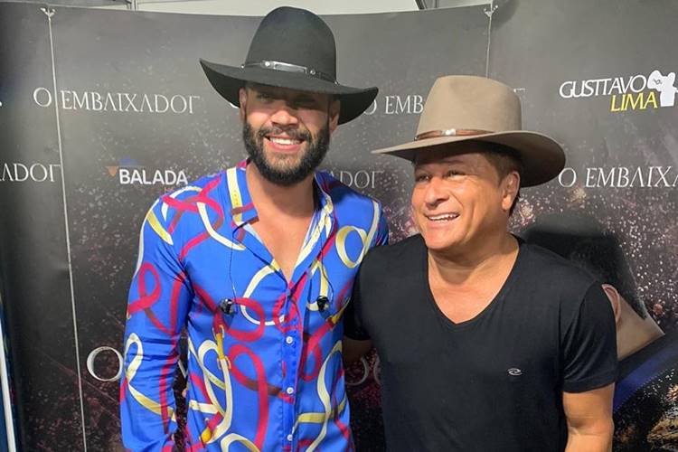 Sertanejo Leonardo dá uma ‘conferida’ em Gusttavo Lima durante encontro