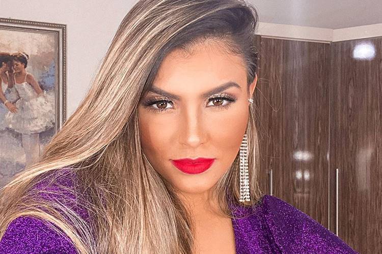 Isabella Arantes, namorada do sertanejo Zé Felipe, surge deslumbrante ao exibir look do Natal