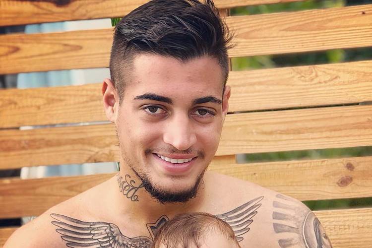 Mulher do goleiro Jean revela porque não deu queixa do marido
