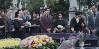 Éramos Seis: Lola se despede de Júlio no enterro