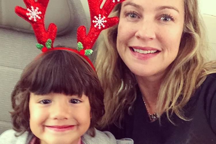 Luana Piovani viaja sozinha pela primeira vez ao lado de sua filha