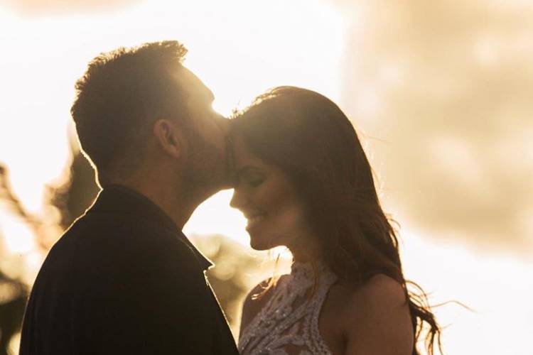 Mano Walter celebra um ano do casamento no civil