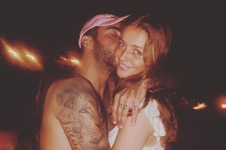 Pedro Scooby homenageia a namorada, Cintia Dicker, no dia do aniversário