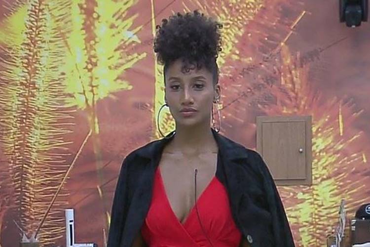 Após eliminação, Sabrina Paiva fica surpresa com comentários de peões