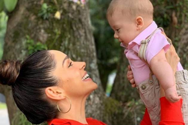 Sabrina Petráglia e filho Gael reprodução Instagram