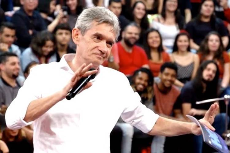 Serginho Groisman lamenta morte de Bira, baixista do Programa do Jô