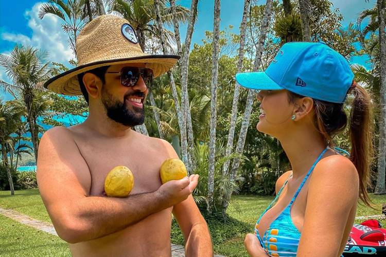 Sertanejo Sorocaba brinca ao exibir barriga de grávida da esposa, Biah Rodrigues