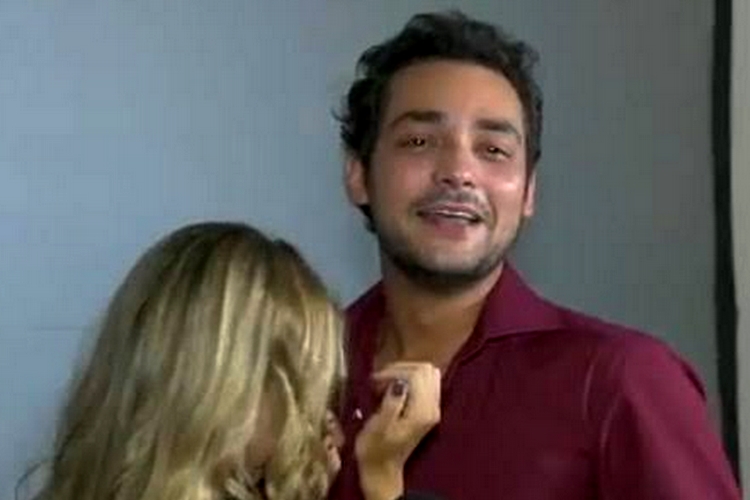 Eduardo Sterblitch desabafa e revela pressão para se tornar pai aos 32 anos