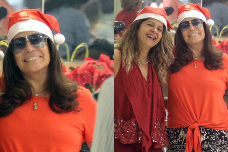 Susana Vieira posa com fãs em salão de cabeleireiro