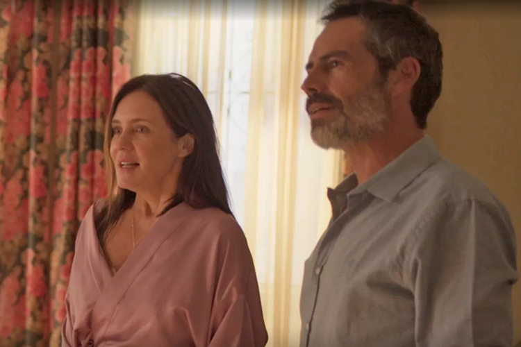 Amor de Mãe: Namorado português de Thelma vai enganá-la