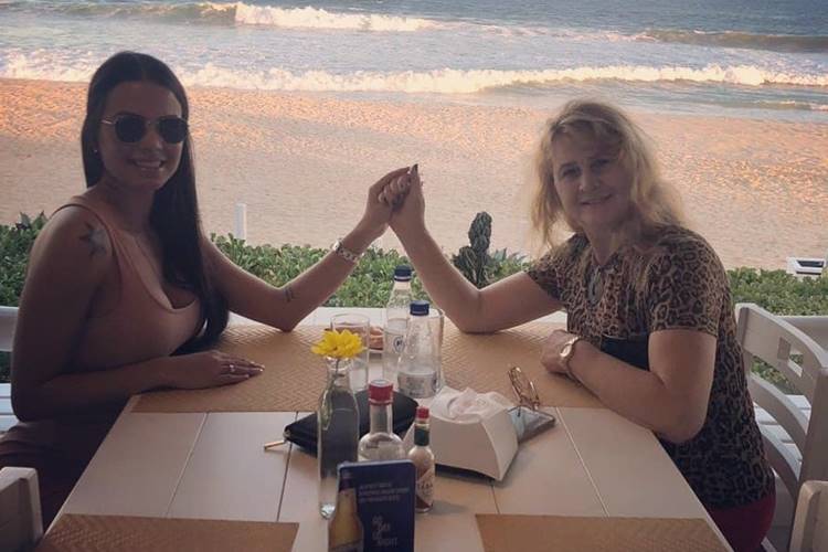 Ex-sogra de Eduardo Costa revela preocupação da filha após polêmica com amigo do cantor