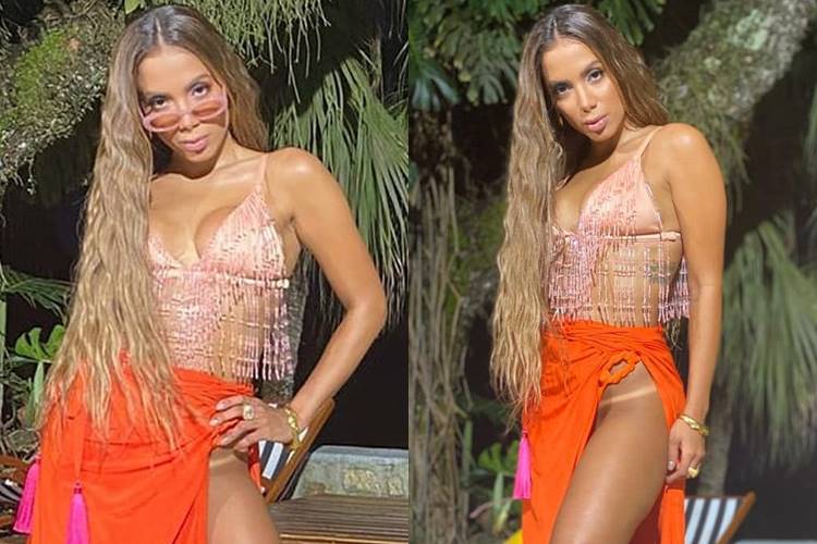 Anitta surge mostrando marquinha de biquíni