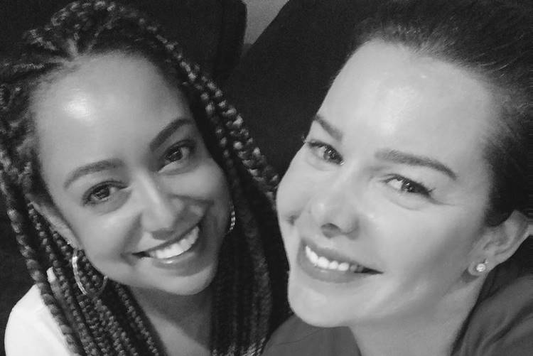 Fernanda Souza registra encontro com Aretha Oliveira