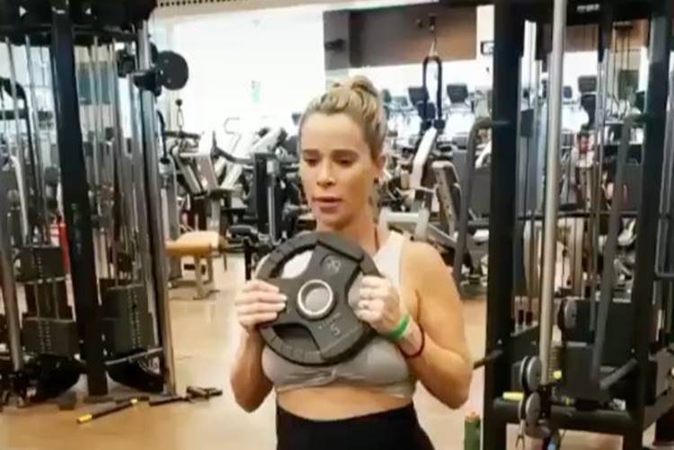 Dany Bananinha mostra treino com vinte e sete semanas de gestação