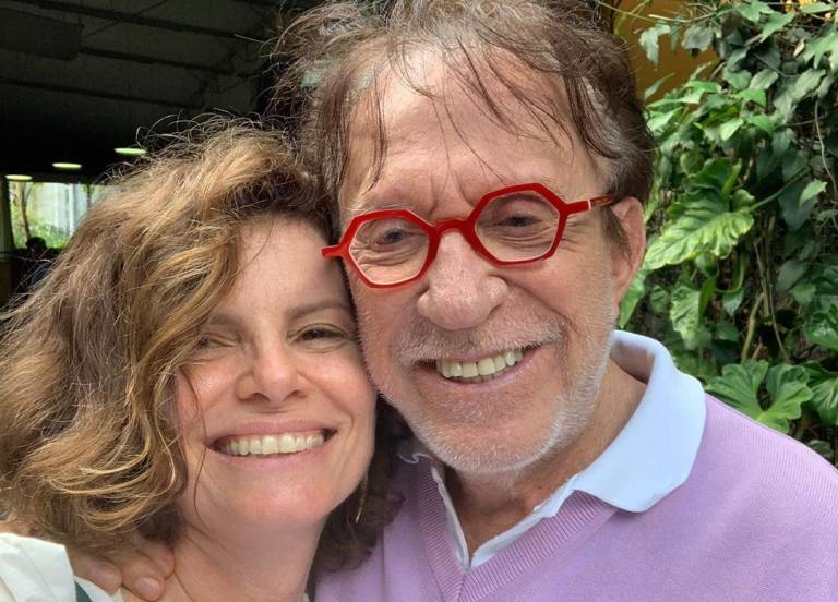 Débora Bloch comemora trabalho com Moacyr Franco em ‘Segunda Chamada’ na Globo