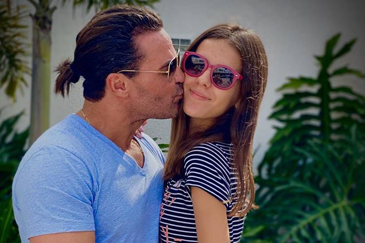 Em meio a polêmicas, sertanejo Eduardo Costa posa com a filha: “Só amor”