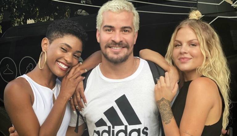 Érika Januza posta nos bastidores de ‘Amor de Mãe’ e solta spoiler