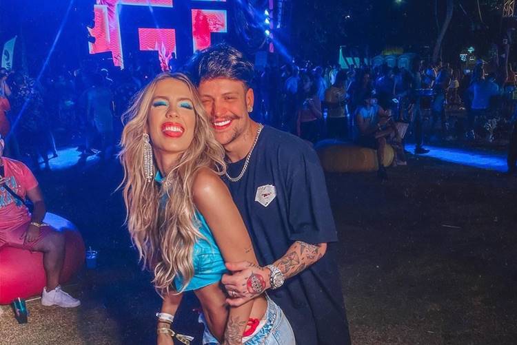 “De férias com a minha ex”, brinca Saulo em viagem com Gabi Brandt