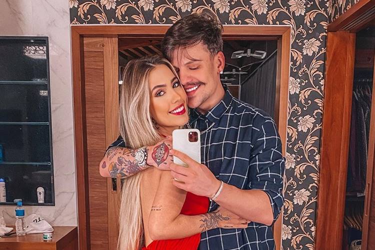 Após suposta traição, Gabi Brandt surge com família Poncio em momento de oração