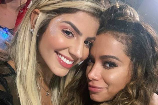 Hariany e Anitta durante show da cantora em São Paulo- Instagram