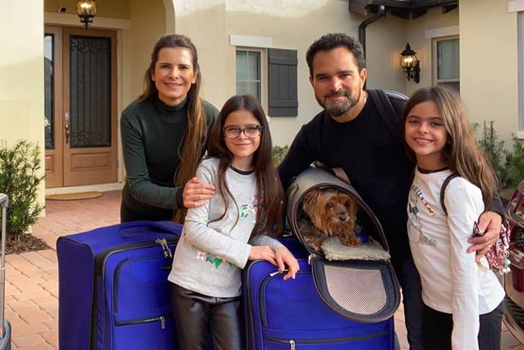 Luciano Camargo embarca para Nova York com a família