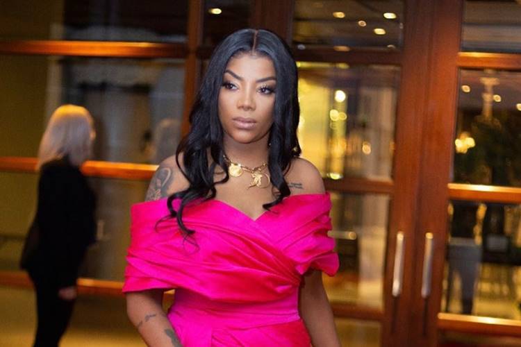 Ludmilla relata emoção em participar de festa internacional: “Não vou fingir costume”