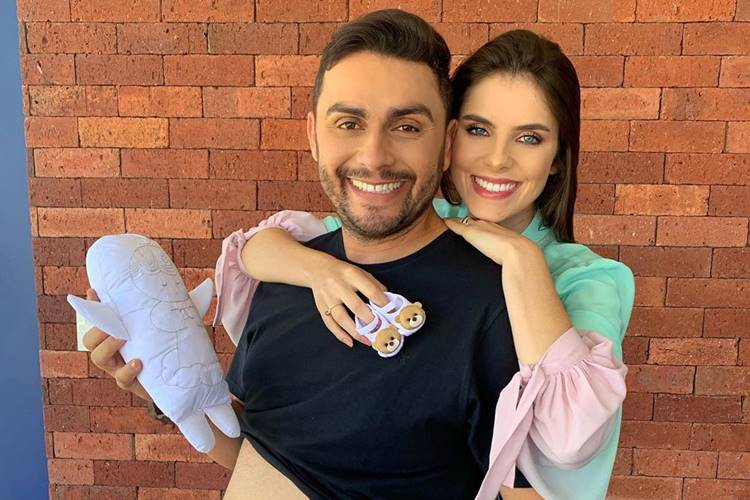 Mano Walter anuncia gravidez da esposa: “Sempre sonhei”