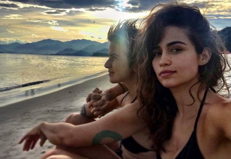 Nanda Costa se declara para Lan Lanh e avisa: “Completamos 6 anos juntas”