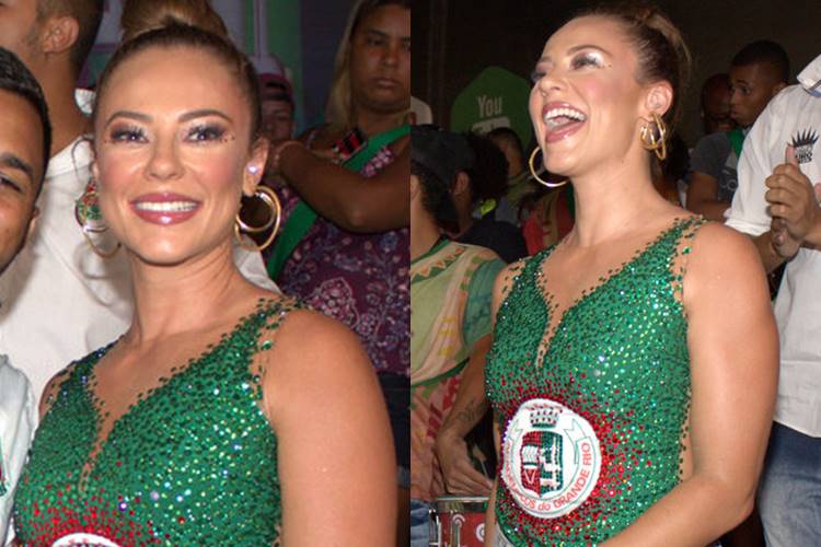 Paolla Oliveira esbanja alegria em ensaio da Grande Rio