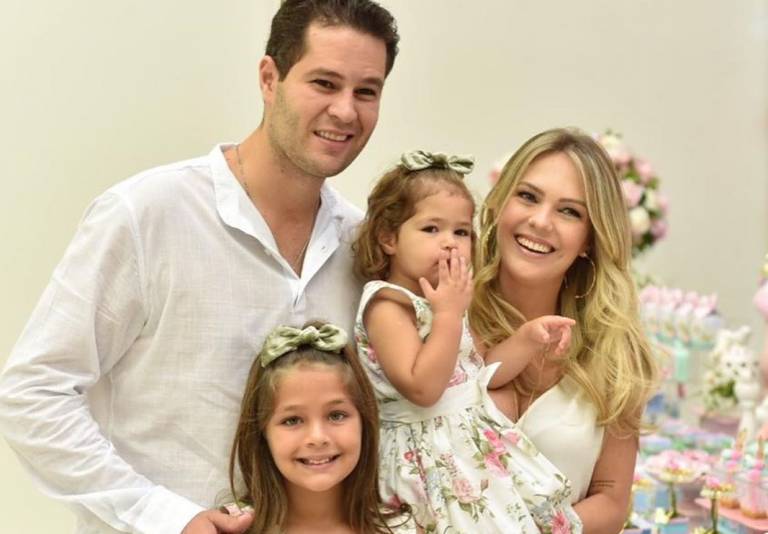 Netinhas do sertanejo Leonardo encantam a web; veja os clicks