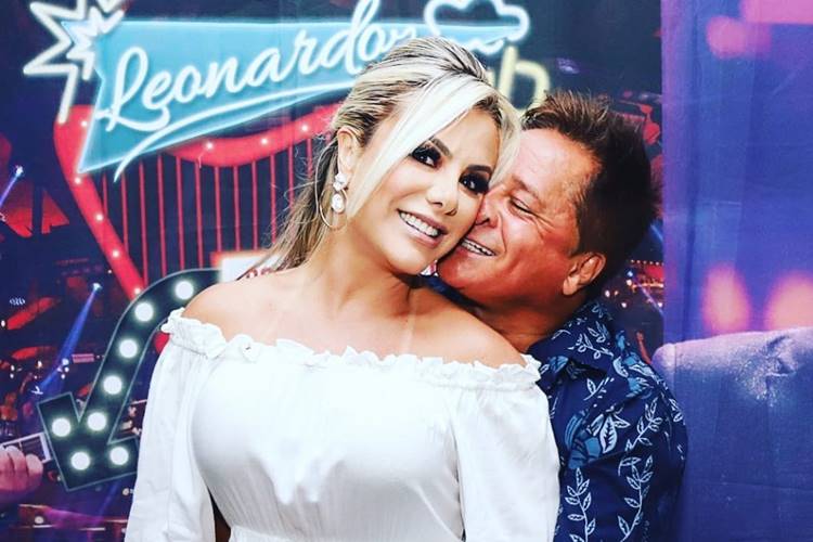 Cantor sertanejo pede permissão para curtir foto da mulher de Leonardo