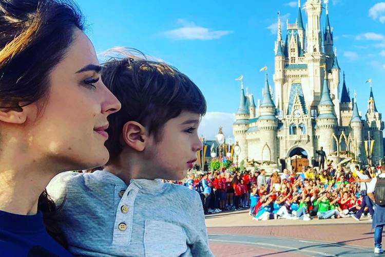 Rafa Brites reflete sobre maternidade: “Parece mágico”