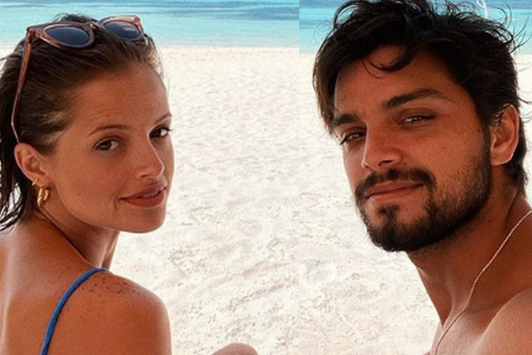 Agatha Moreira surge de biquíni durante viagem e se declara para Rodrigo Simas