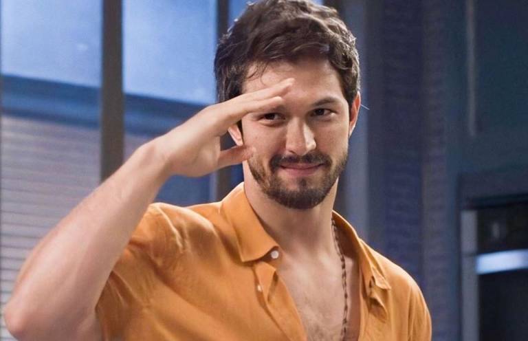 Romulo Estrela lamenta momento difícil e desabafa: “Vou dar um tempo”